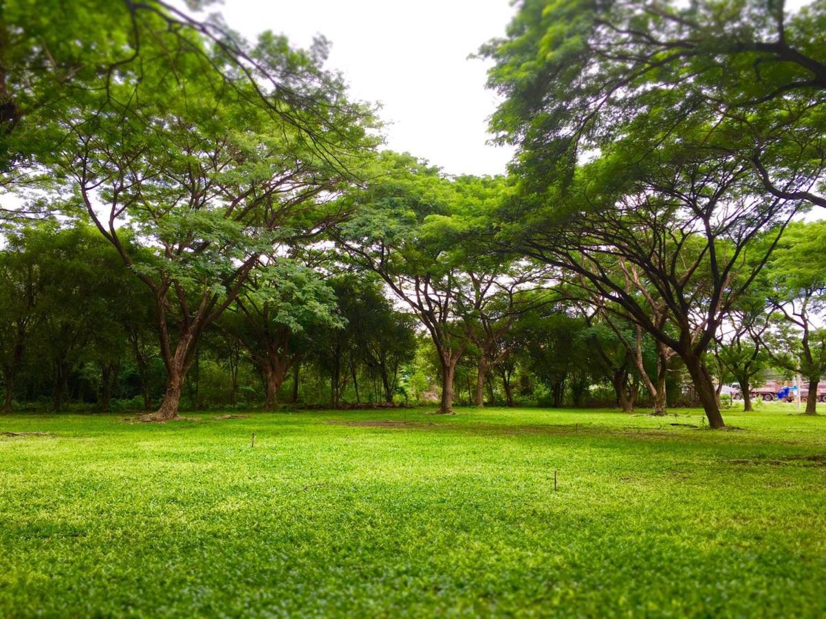 Tawa Ravadee Resort Prachinburi, A Member Of Worldhotels Distinctive Si Maha Phot Ngoại thất bức ảnh